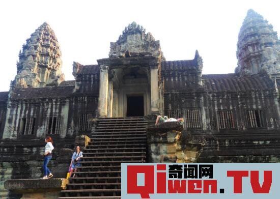 柬埔寨密林中的吴哥窟 世界上最大的庙宇 千年辉煌 奇观