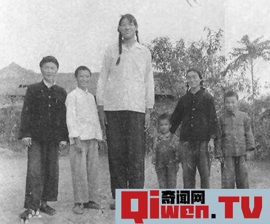 世界上最高的女性 曾金莲 身高2.48米 只活了18岁